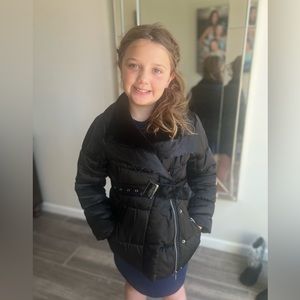 Girls black silky puffer Coat 🧥 Size 7/8 with black faux fur color